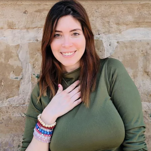 Nerdly girl by Apprehensive-Sun7599