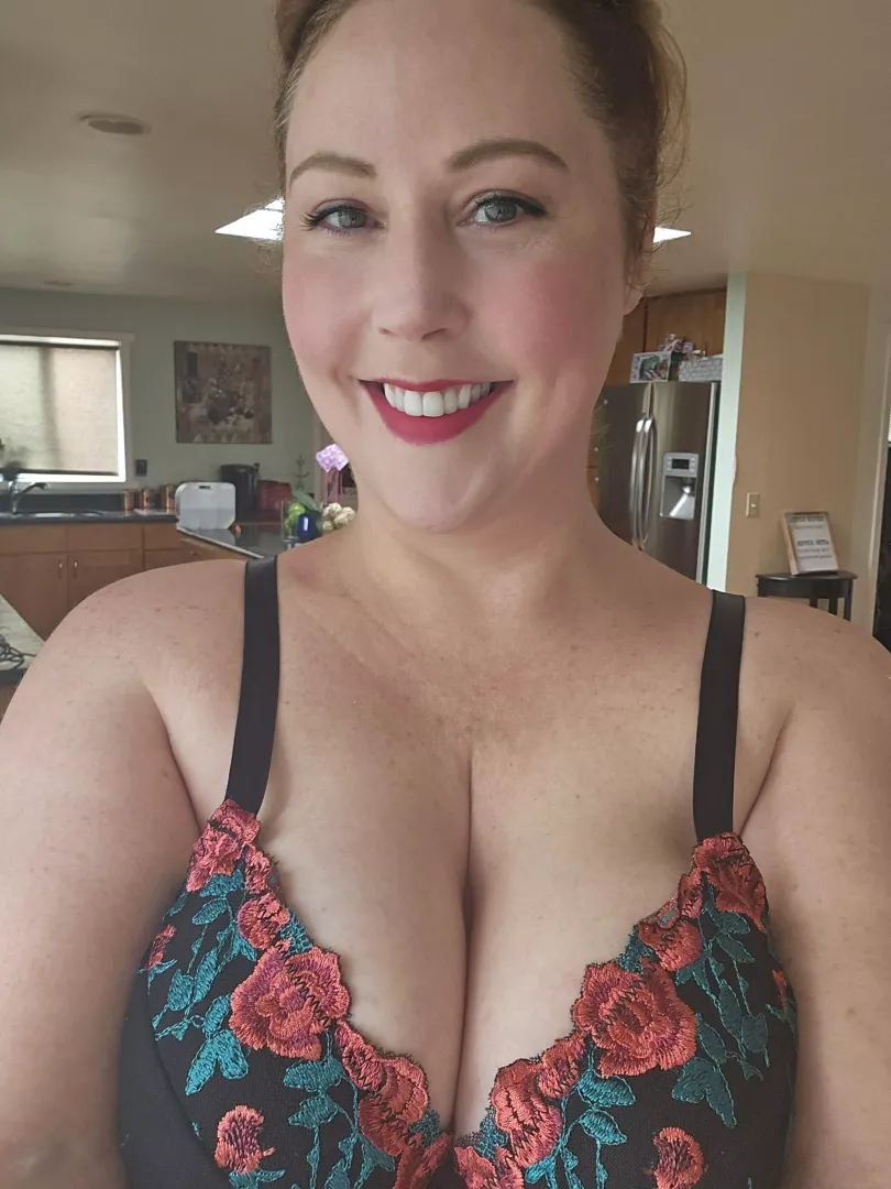 Popping  posted by mellymac123
