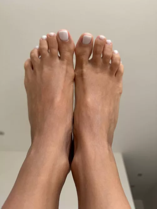 White pedicure by PrincesSccumm