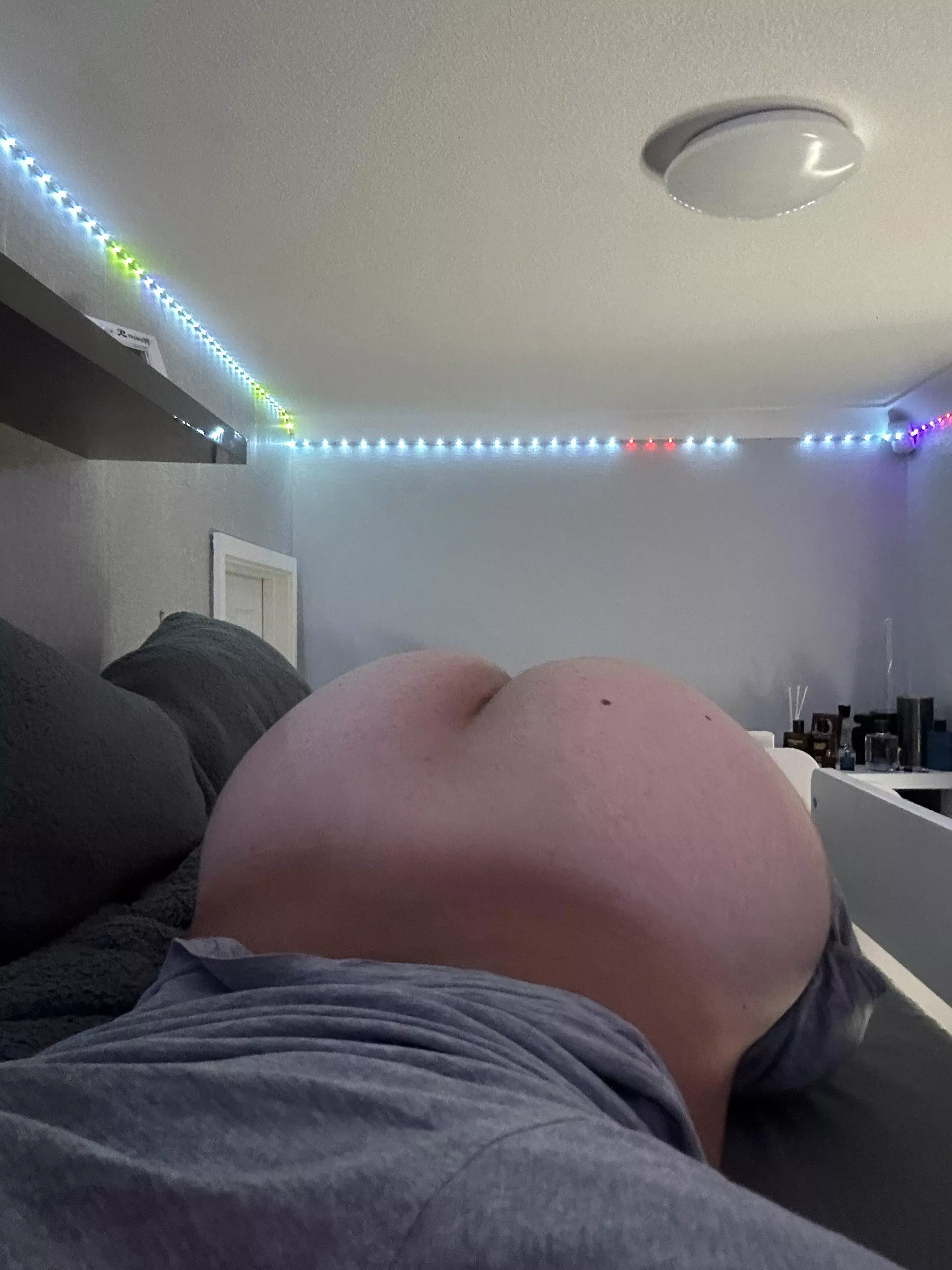 19 looking for massive cocks and hot bodies to fuck my virgin boy pussy i love abs my snap is lamaj.luca posted by need_a_dad