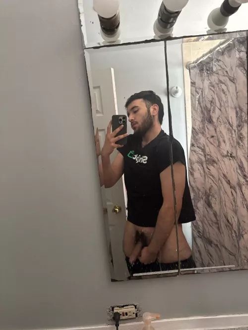 20 uncut looking to jerk and have some fun with some verbal studs hmu. Bottoms+++ @internecivous  by Prior-Blood-7916