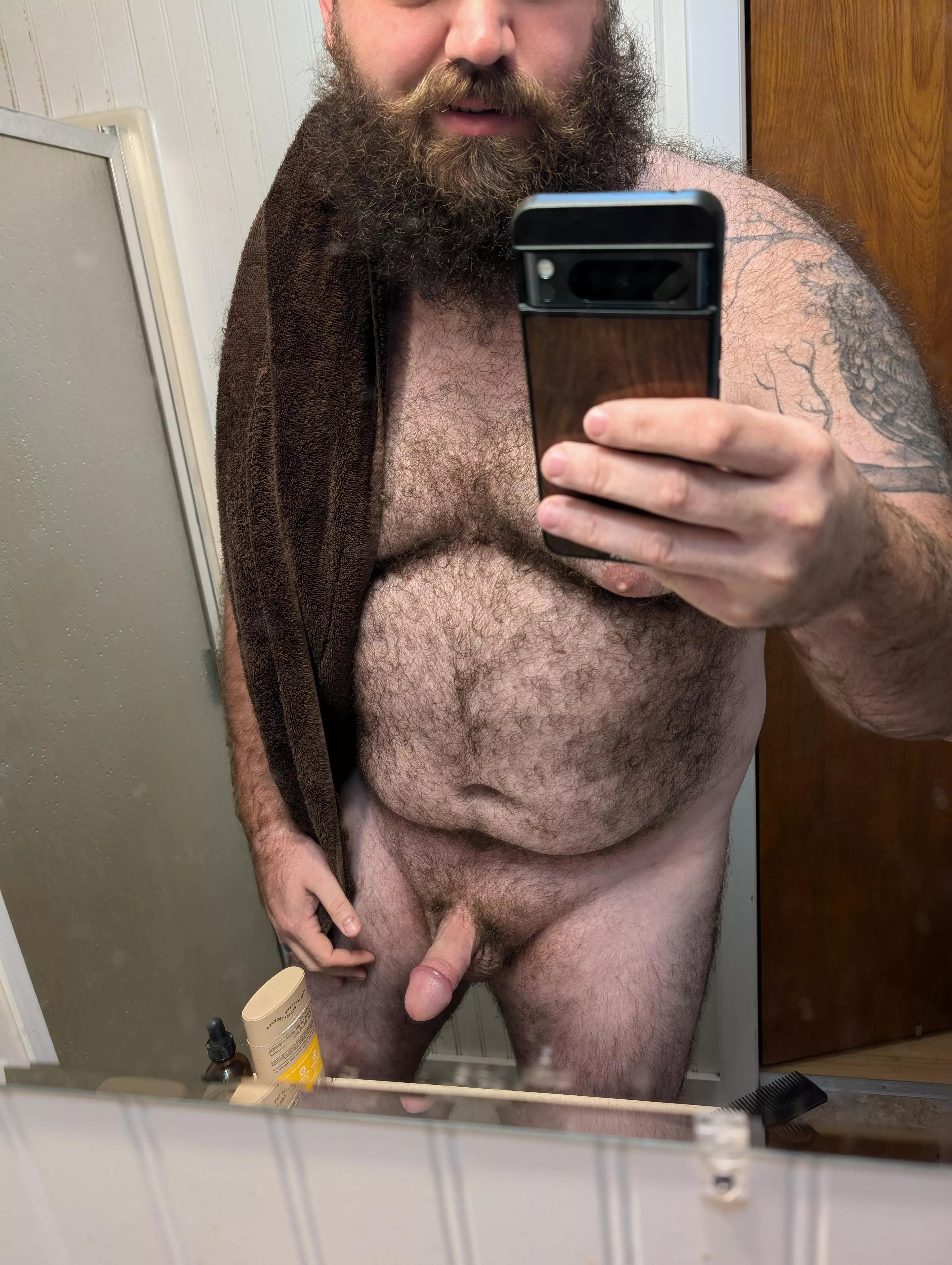 I think I could use a hand waking up this morning... Or a mouth. 😏😈 posted by BeardedAnonnn