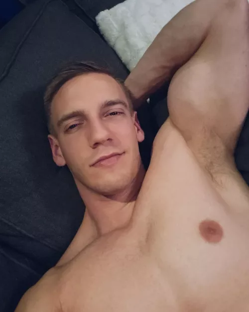 Lips or armpit first 😏💋? by John_fitness91