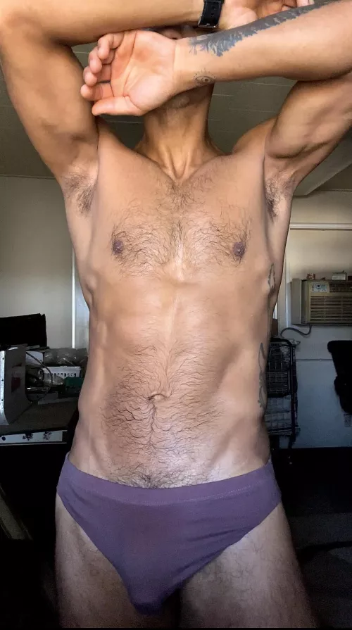 Sweaty and musky scents  by jluis2024