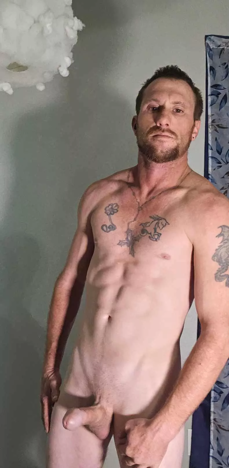 27 yo Cowboy with a big dick am I your type? posted by LaraPec