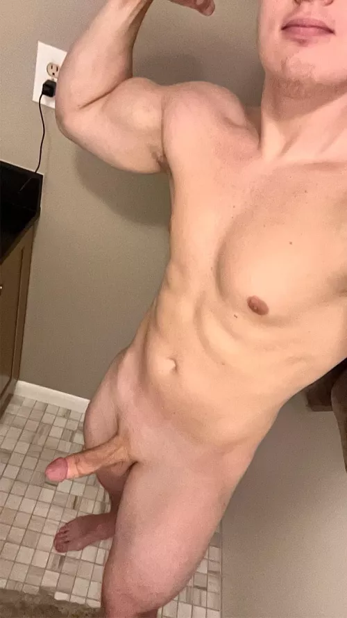 Do you like muscular guys? by Jh09877