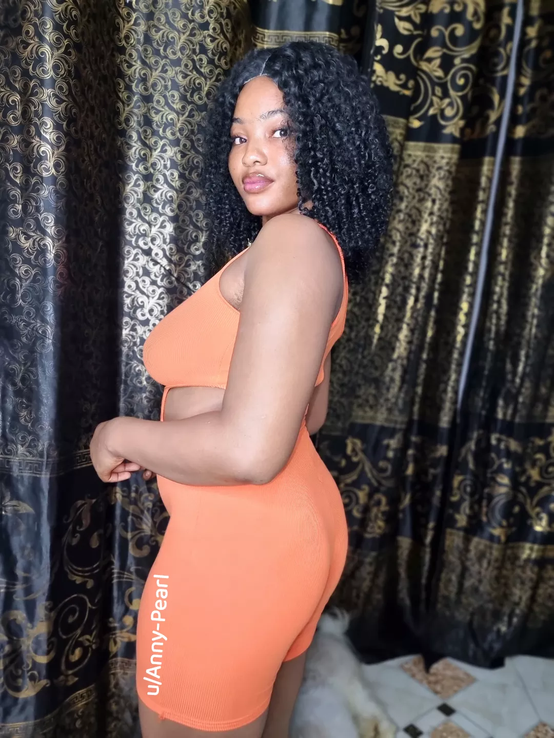 Ebony Mommy's here.  posted by Anny-Pearl