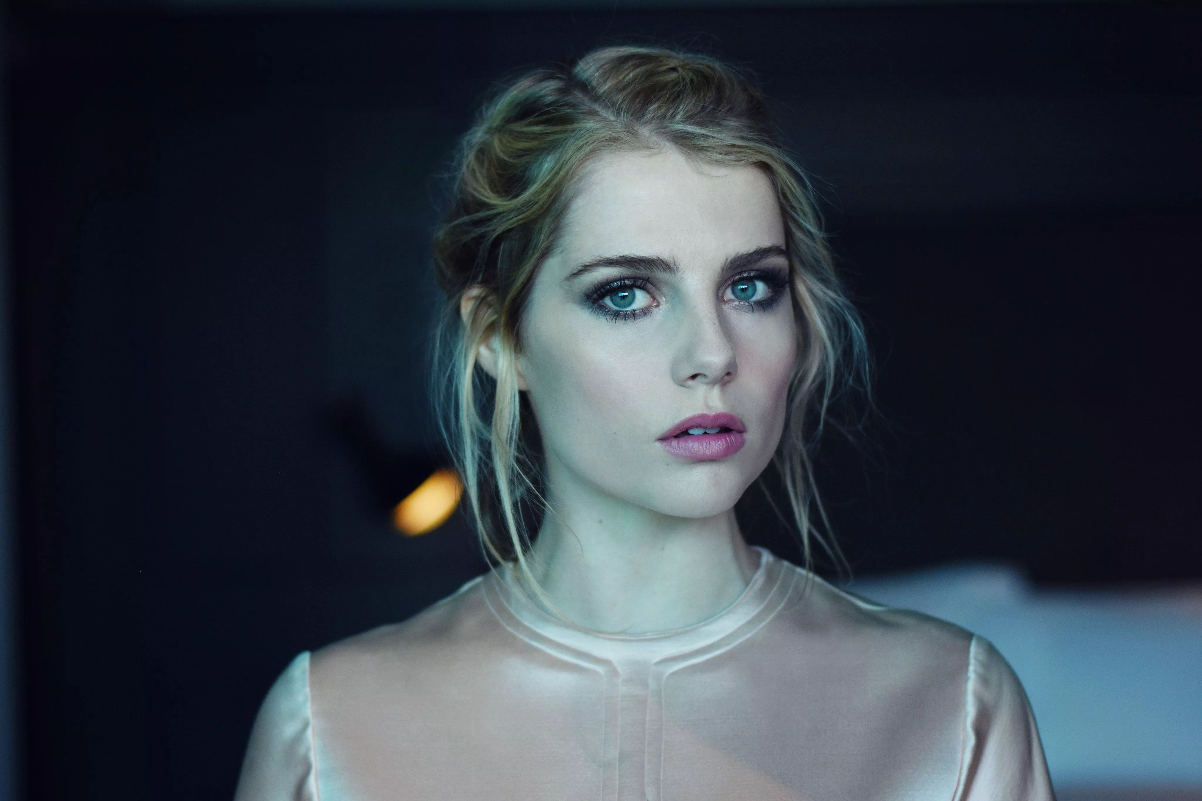 Lucy Boynton posted by Shart_Shark