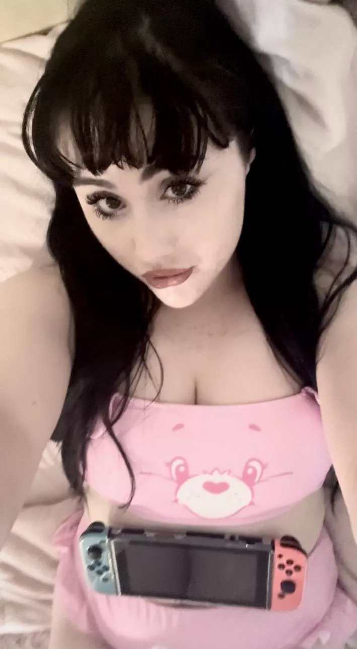 Play with me <3 posted by babybonez_