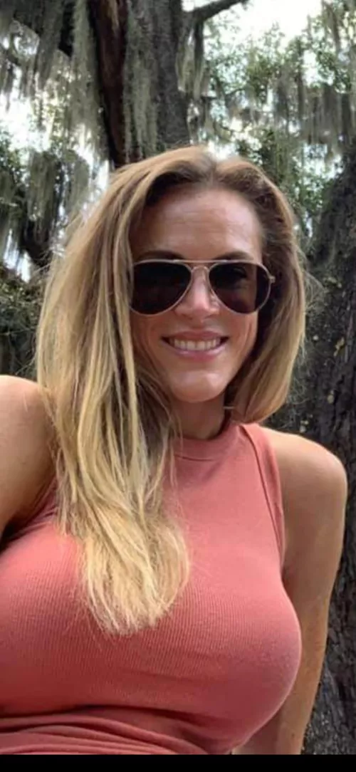 Sleevless by zachrfitch