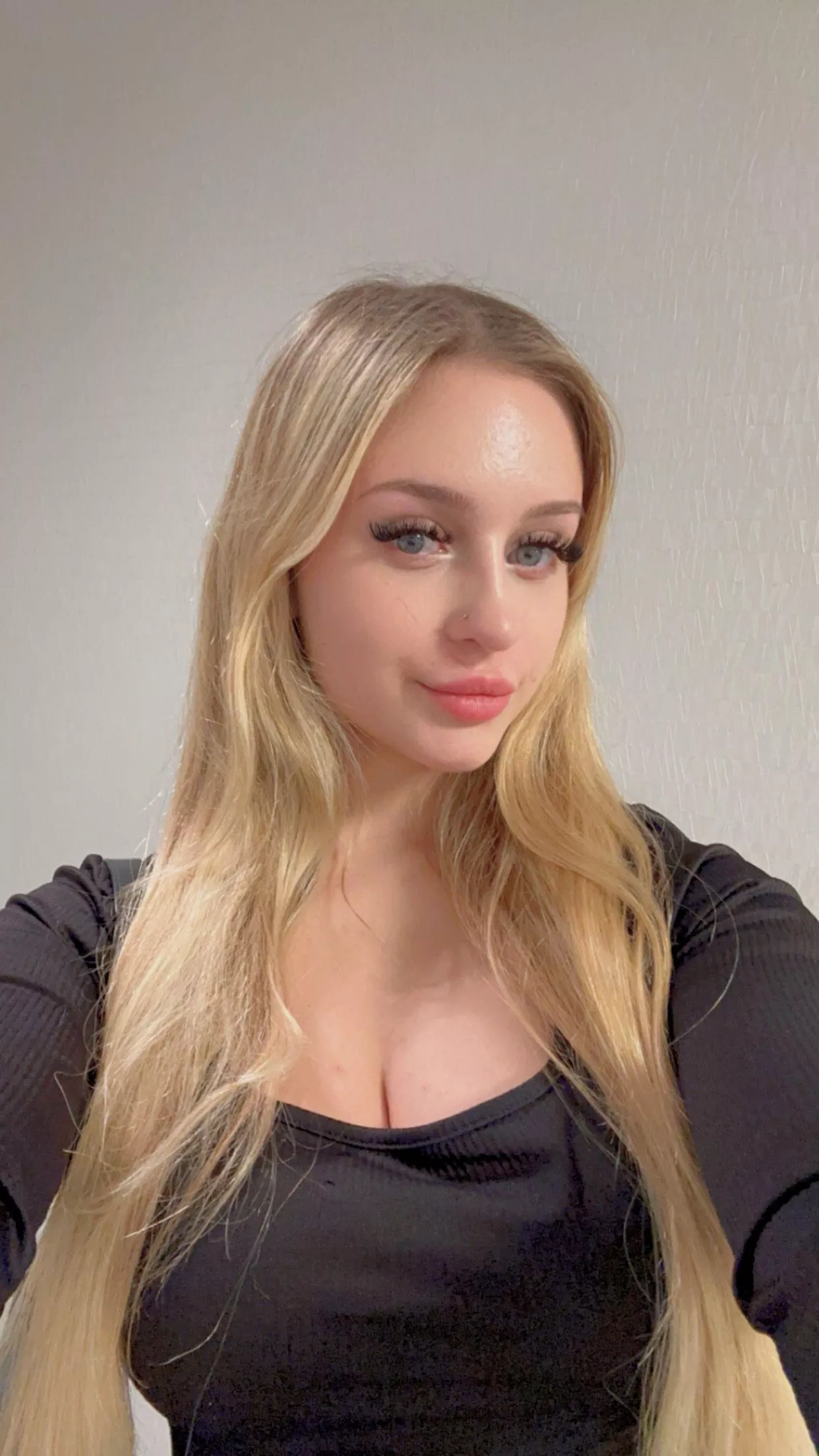 What do you rate her? 1-10 posted by envyluna_