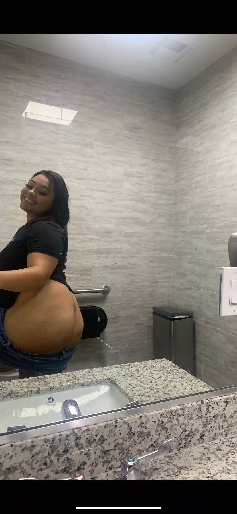 First post 🙂‍↔️ posted by lorireyz