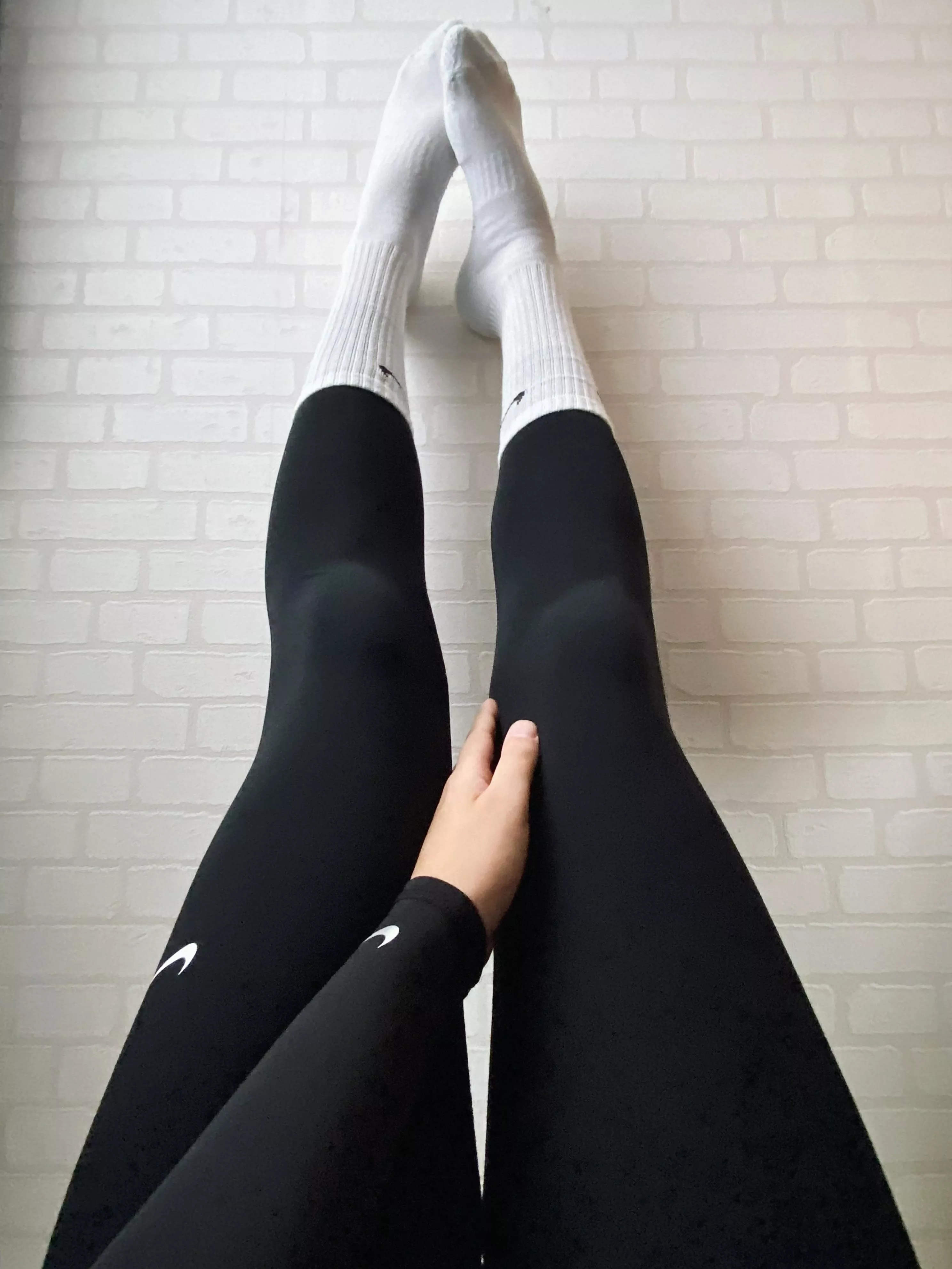 I feel comfy and sexy in this 🖤🤍 posted by somewhore_