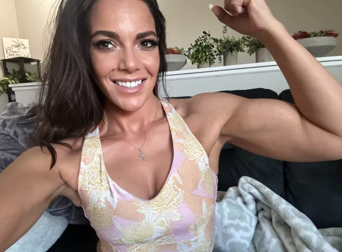 I'll be your MILF gym crush by Katglamgainz