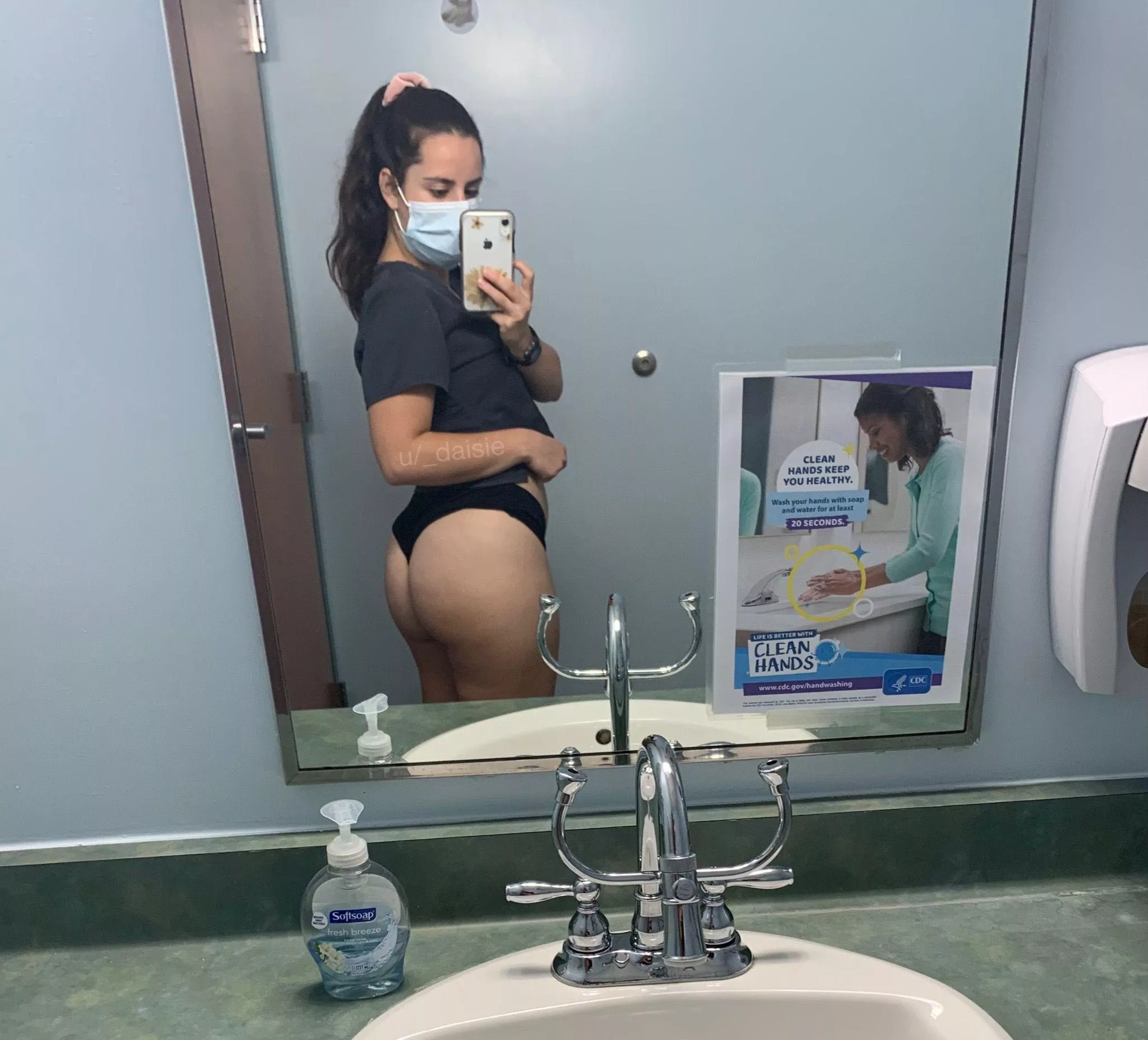 let's meet in the bathroom posted by _daisie