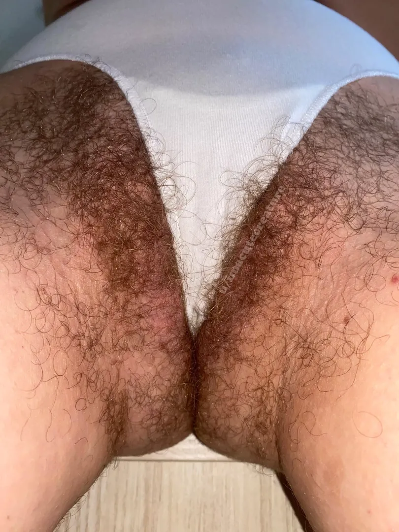 POV: My pussy is in front of your face. Your actions? by imacutecreature_