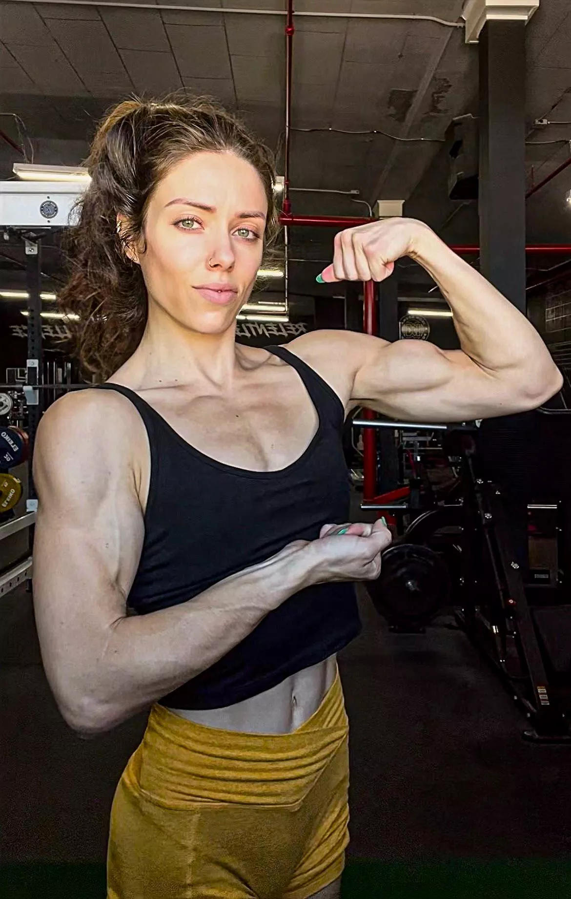 Strong arms🔥😍 posted by yesmrose