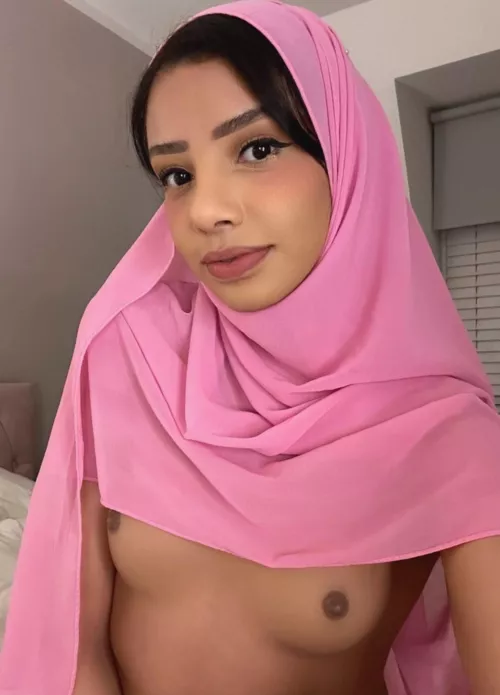 19yo and single. Any takers? by Sweet_lollypopp