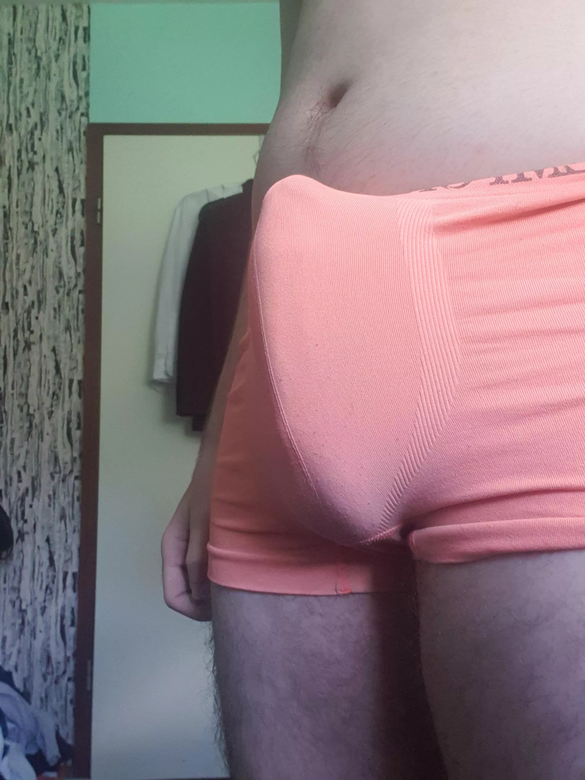 (20) can barely contain it  posted by Braham__