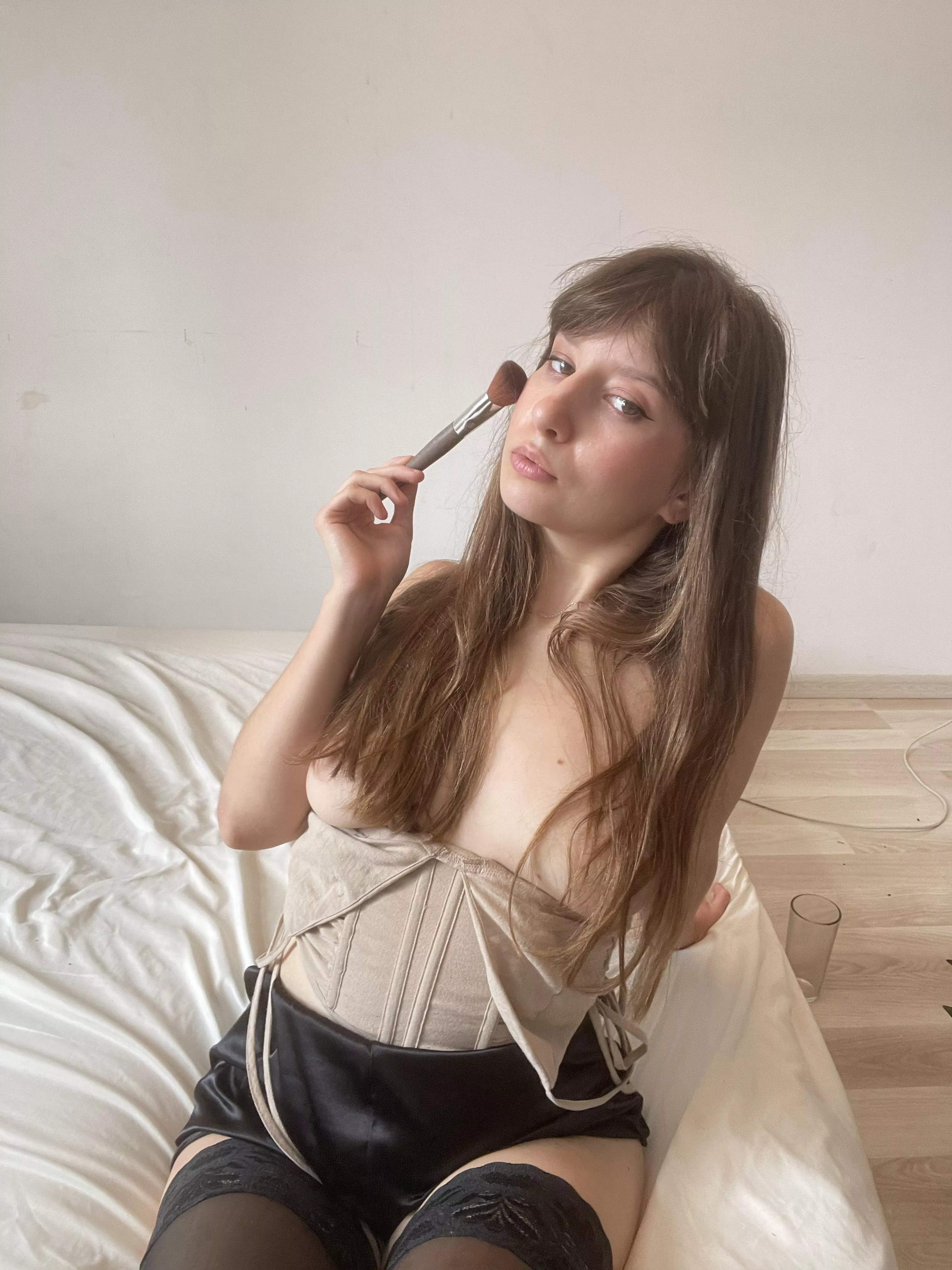 Do you pull my hair hard when you take me from behind? posted by MiniLovexx