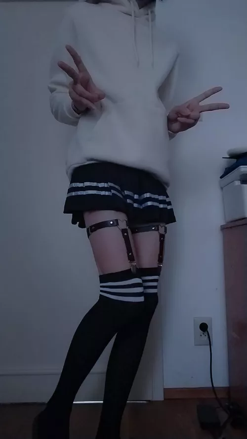 Hello :3 by Exciting-Zucchini265