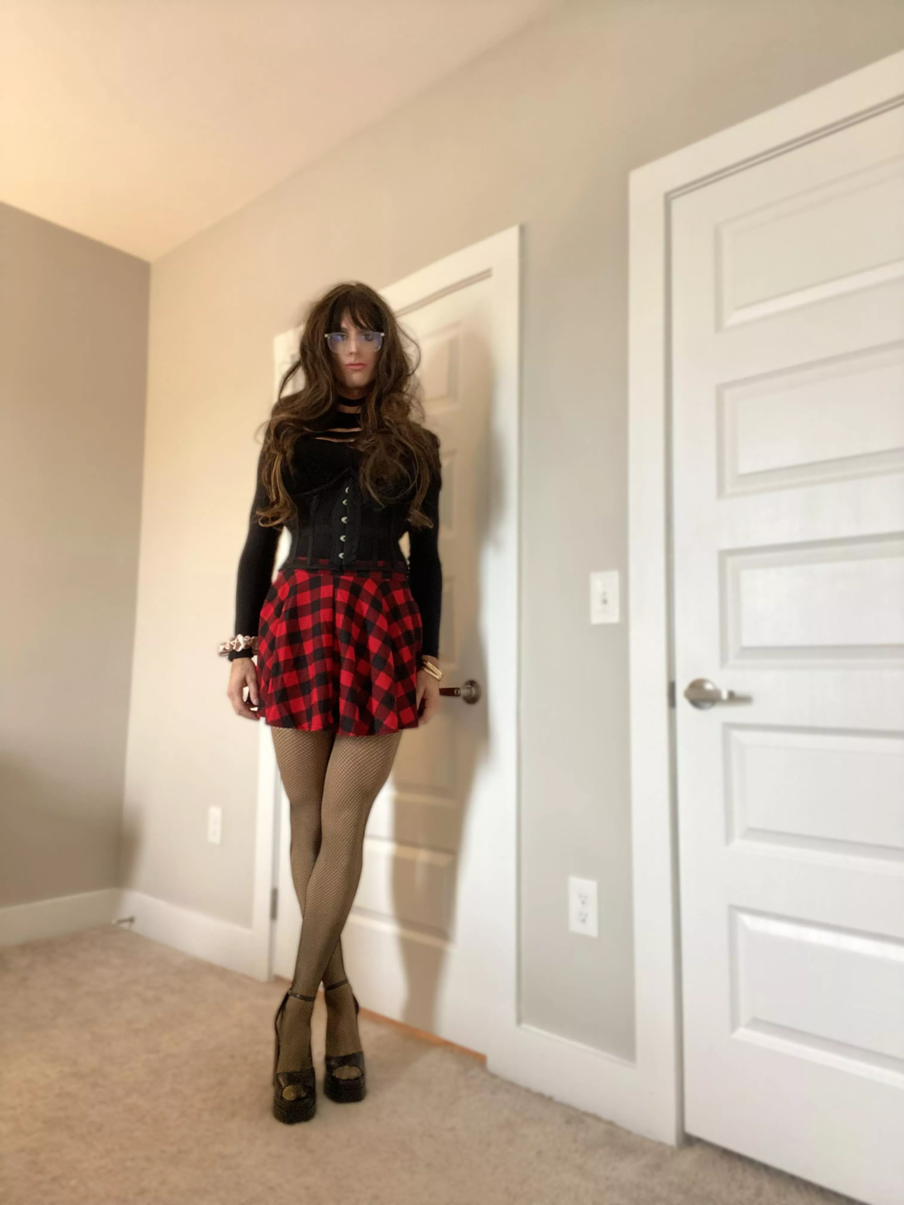 Little face reveal be nice :)  posted by Laurenhighheelfemboy