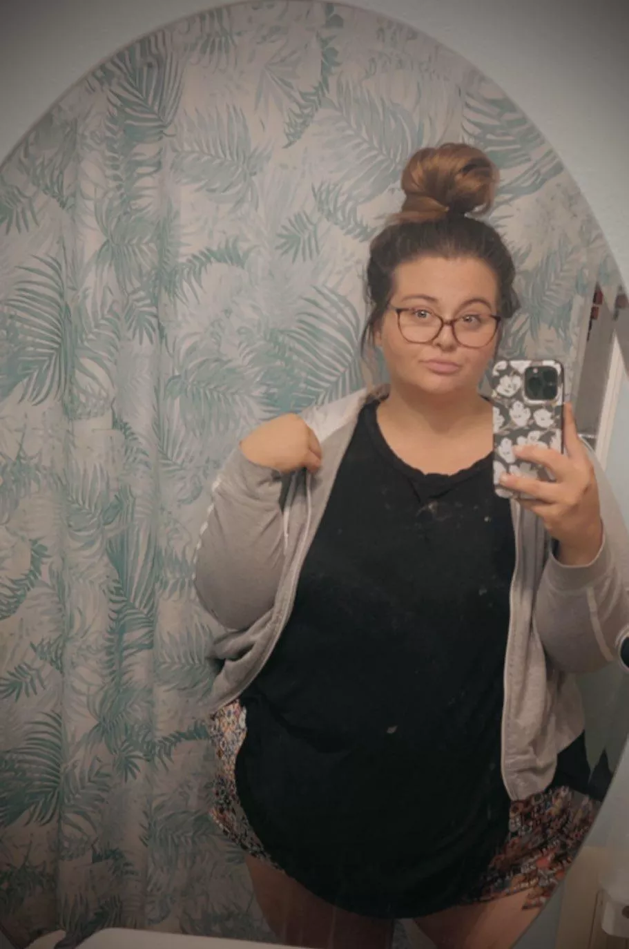 Old school selfie😘 posted by peachqueen4293