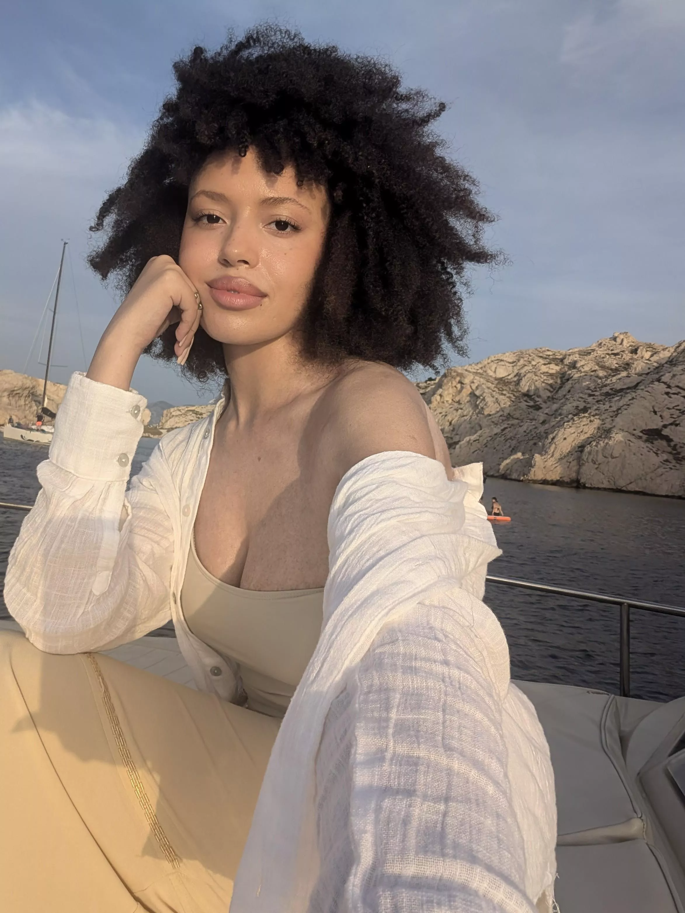 The best curves always come from the heart posted by xx-alien