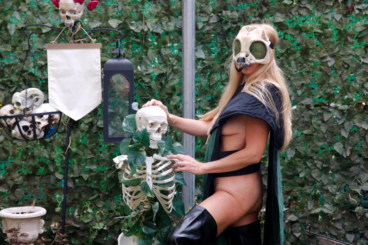 The priestess  posted by Atomic_Dolls