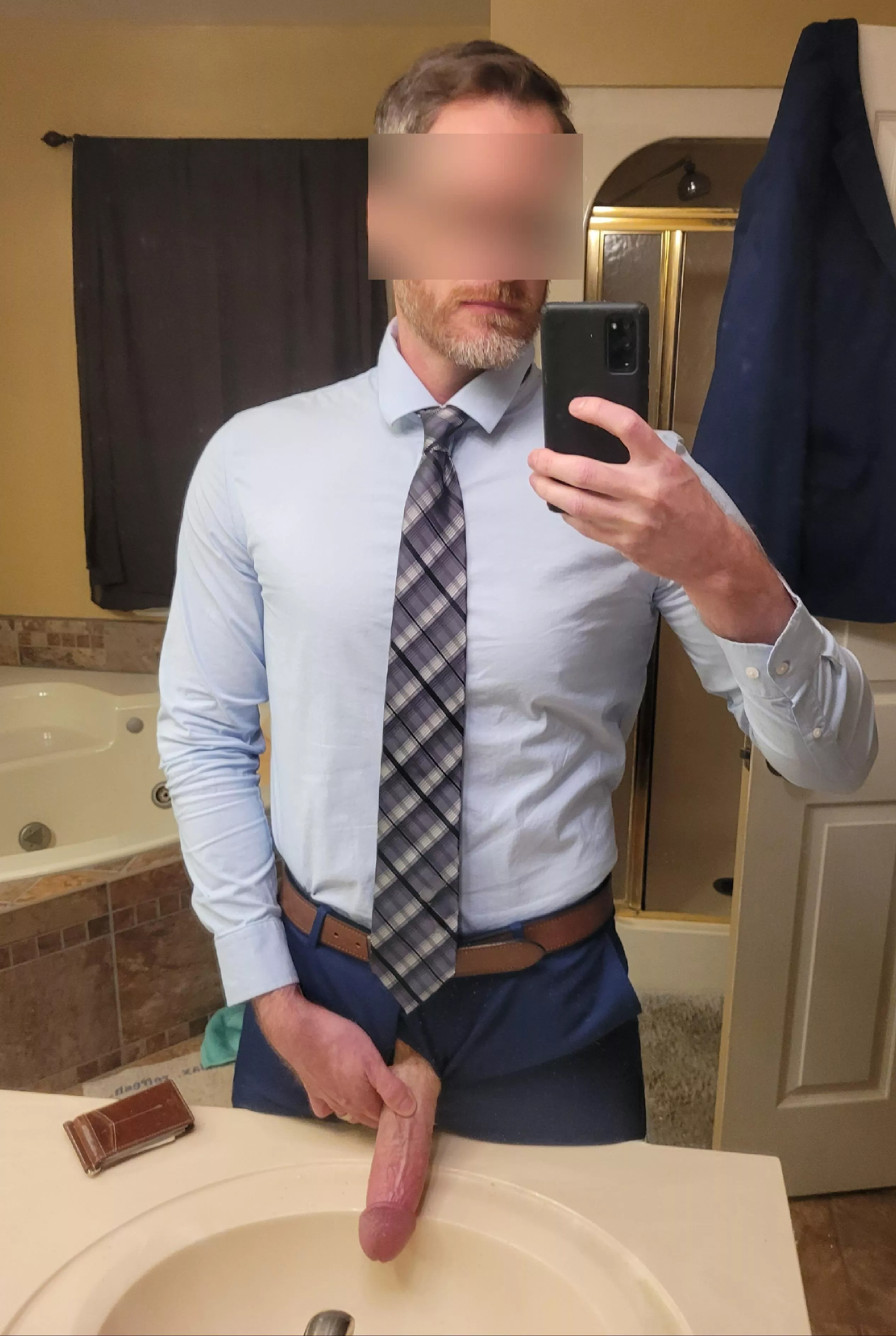 [37] It's always fun to show what's hiding under the 🐒 suit  posted by ThisBroDo