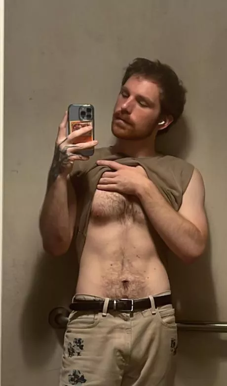 Been trying to hit the gym more! posted by Charlie6378