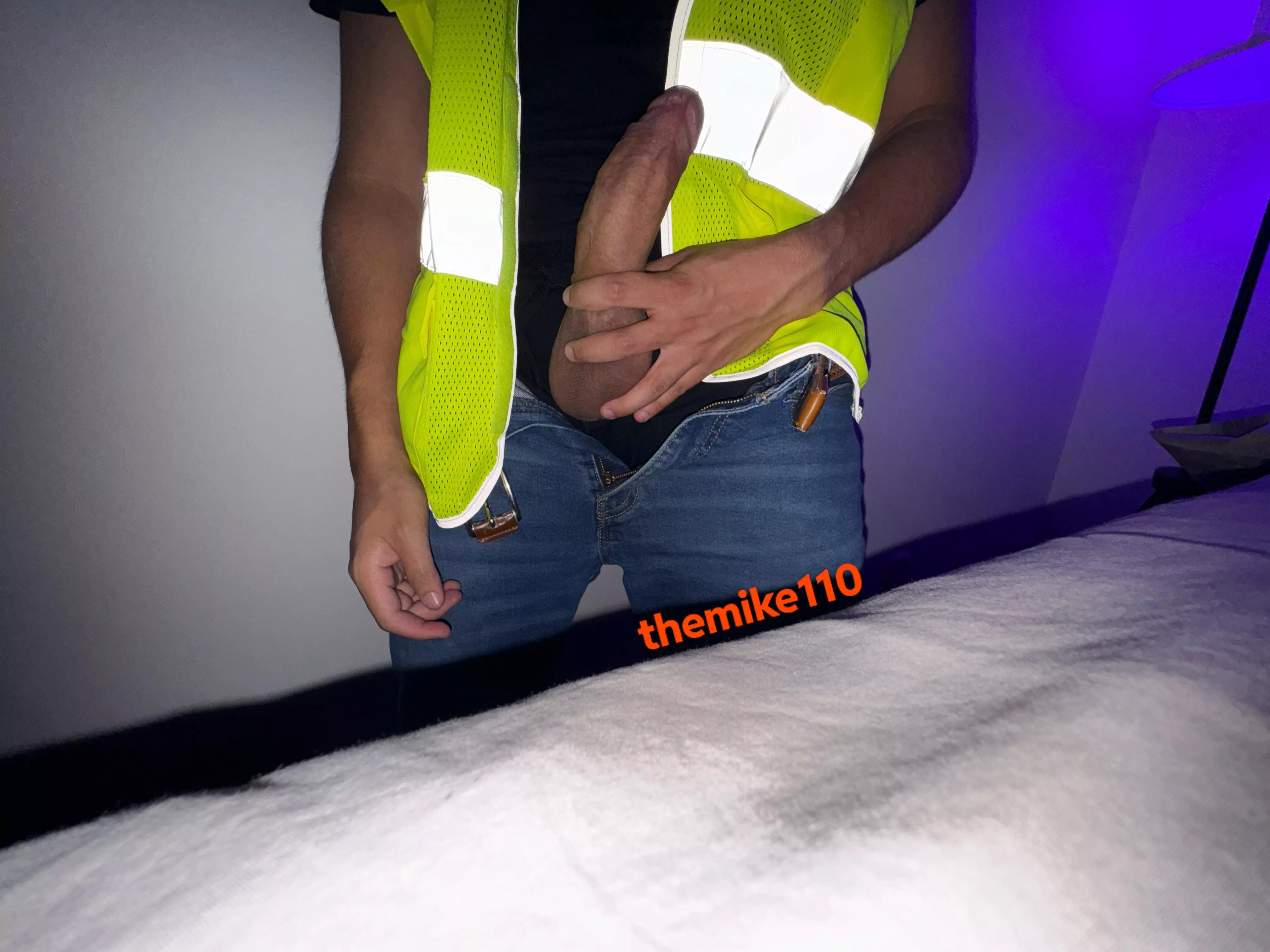 Ever fuck a construction guy? posted by themike110