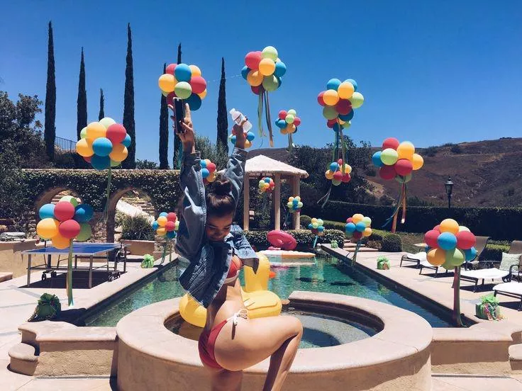 Hailee Steinfeld  posted by Mean_Storage2286