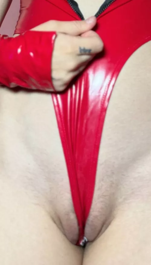 I enjoy when the panties are so stretched by celty_sturluson_d