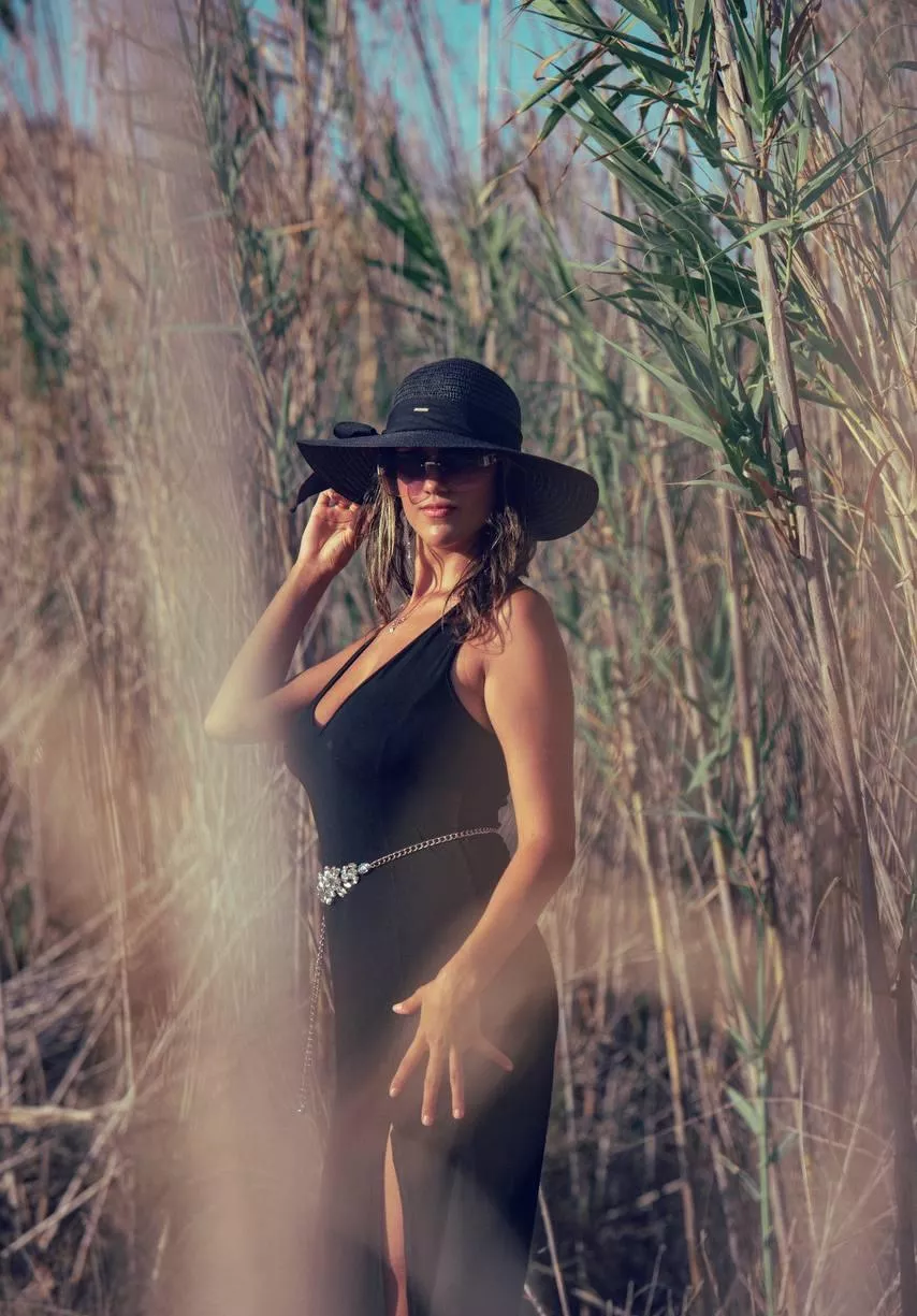 Is that the classy vibe you were looking for posted by TinyIsaxoxo