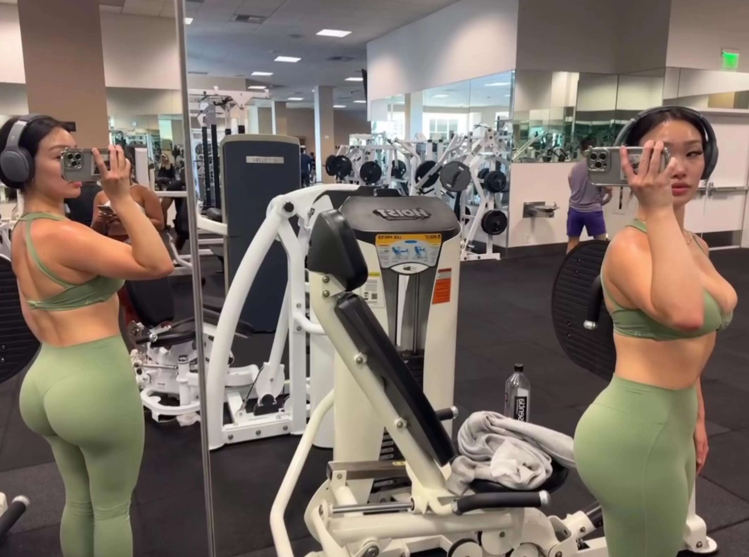 Mirror selfie posted by brownpapersack