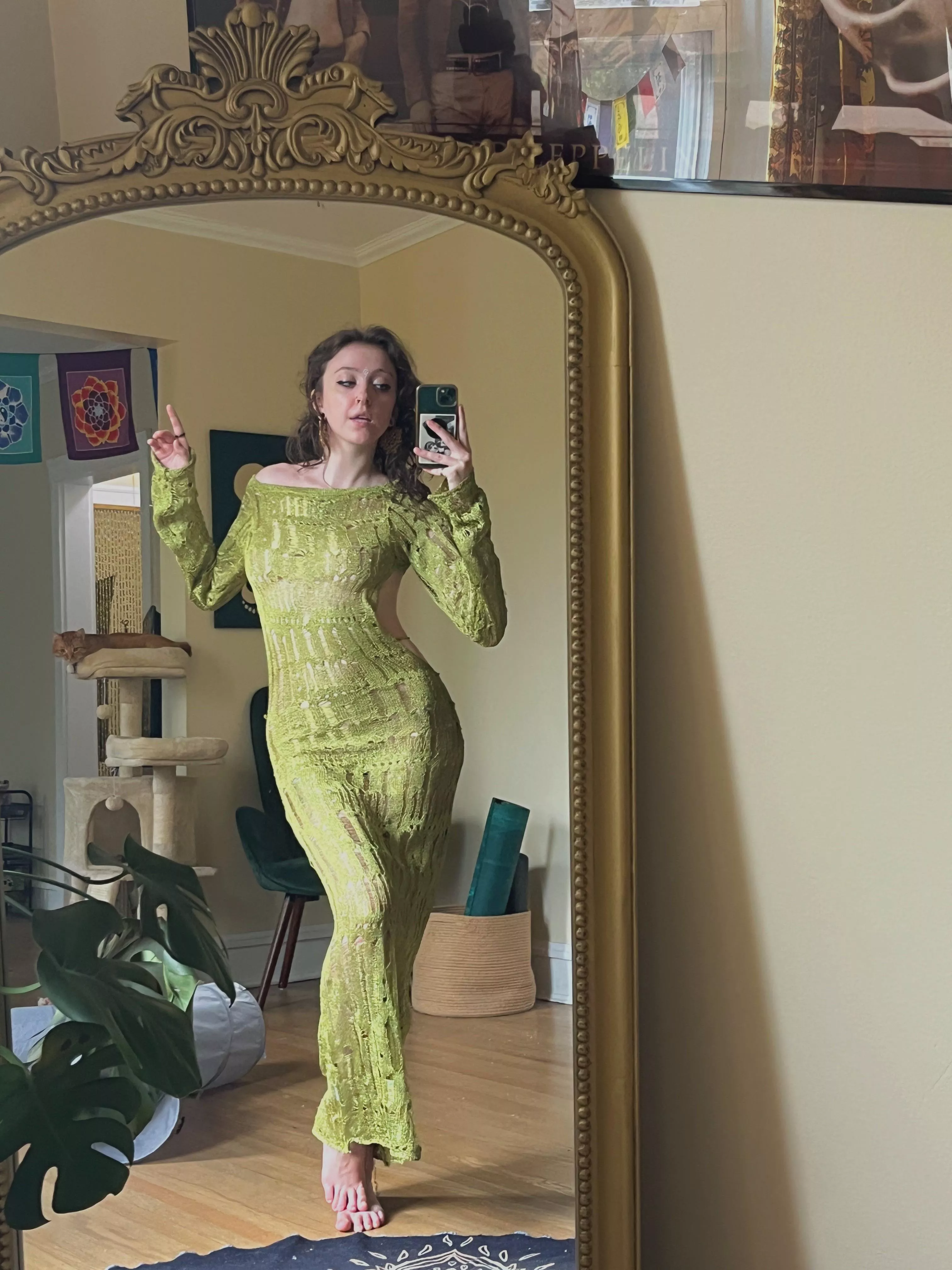 real-life hippie goddess ☮️ posted by xsunsub