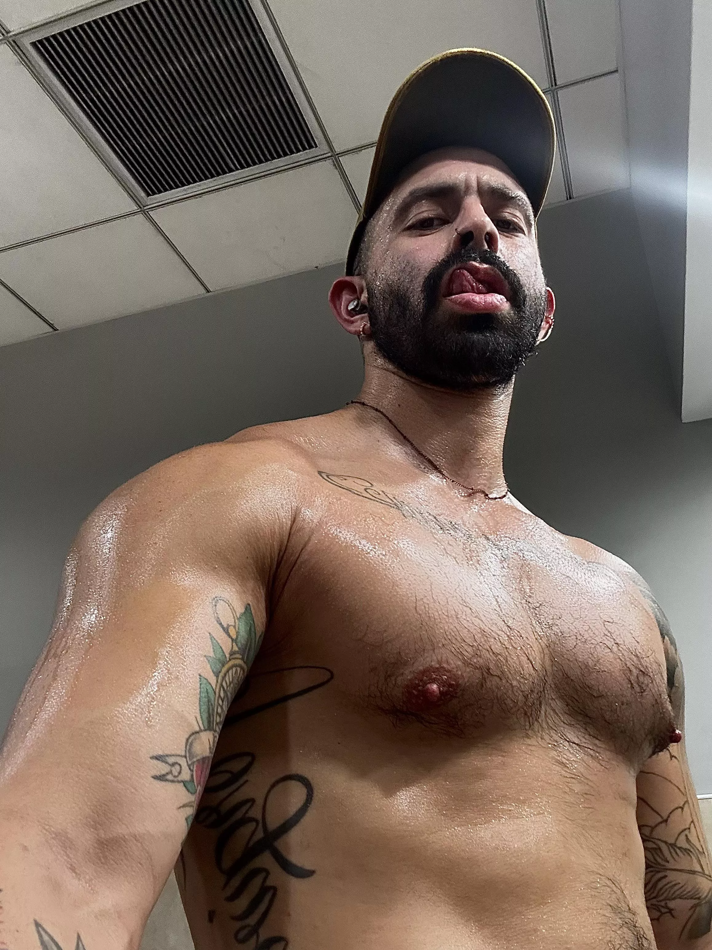 Suck my sweaty nips posted by EfficientNose5550