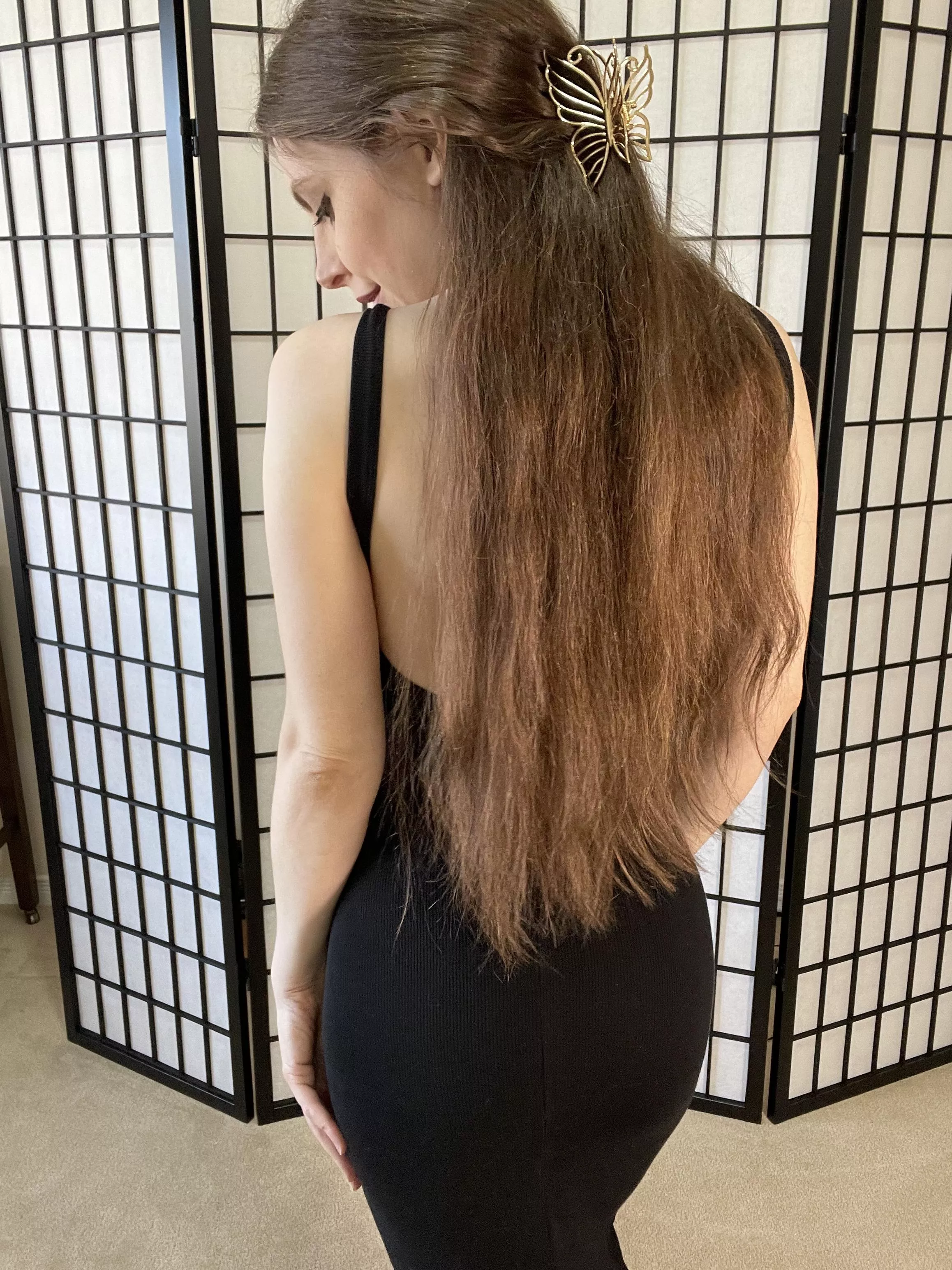 you almost cant tell this dress is backless because of my long thick hair posted by xxninjae