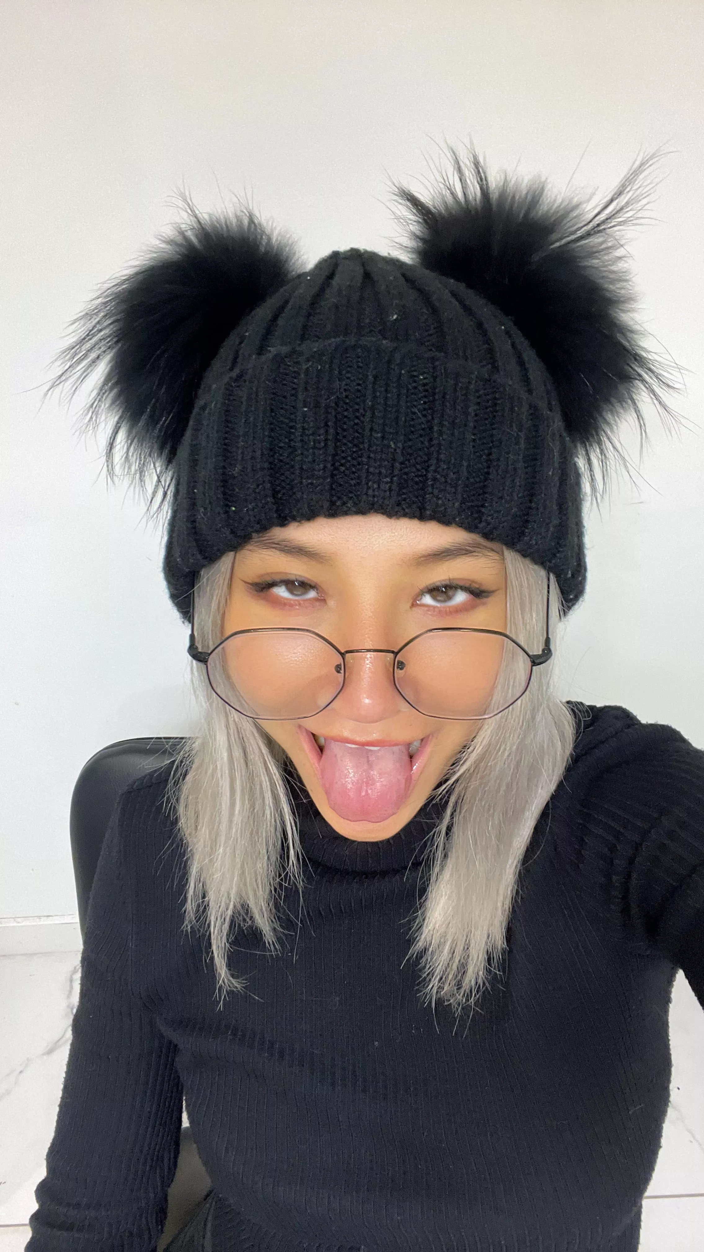 your thoughts when I open my mouth and look at you like this? posted by dopamine_baby