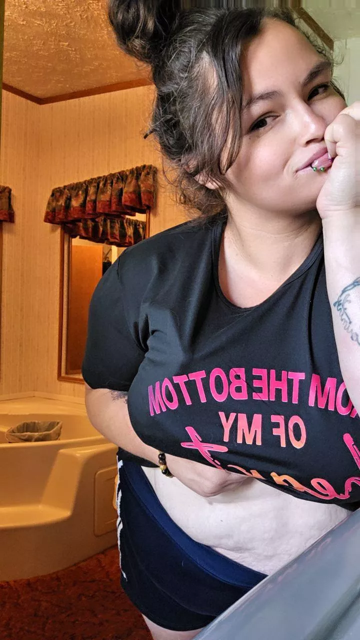 a bit shy but can make you crazy if we are in bed posted by EnticingxXxMitch