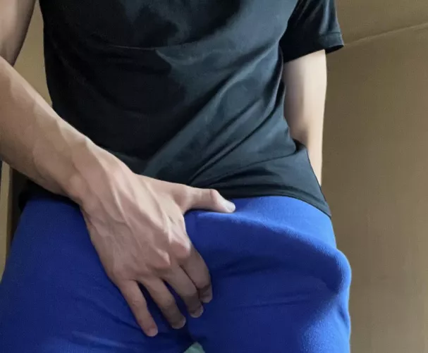 A VERY LONG outline …. by 8inchperro