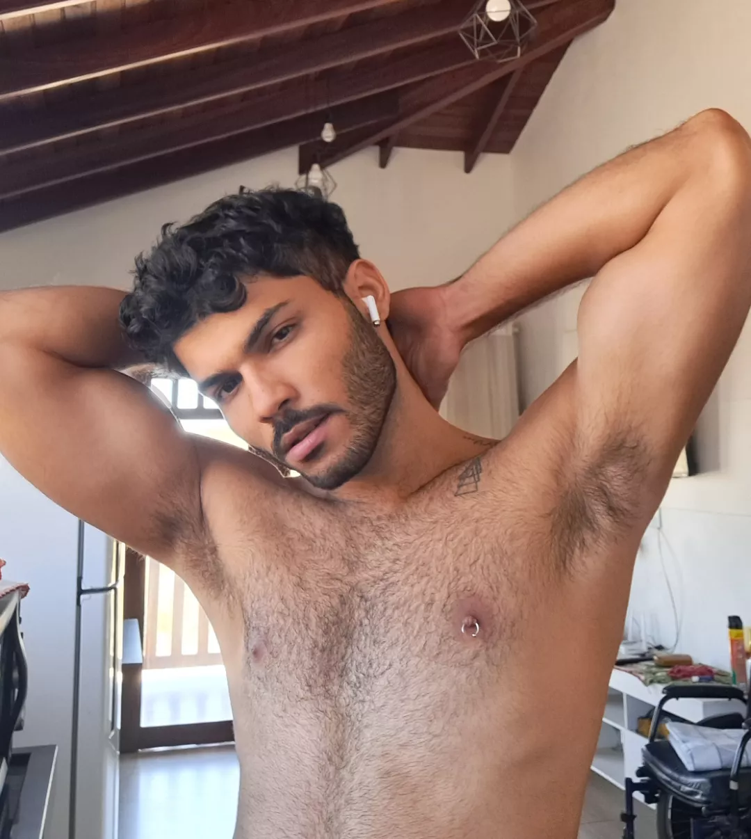 Do u wanna lick or sniff first?  posted by gustavohot