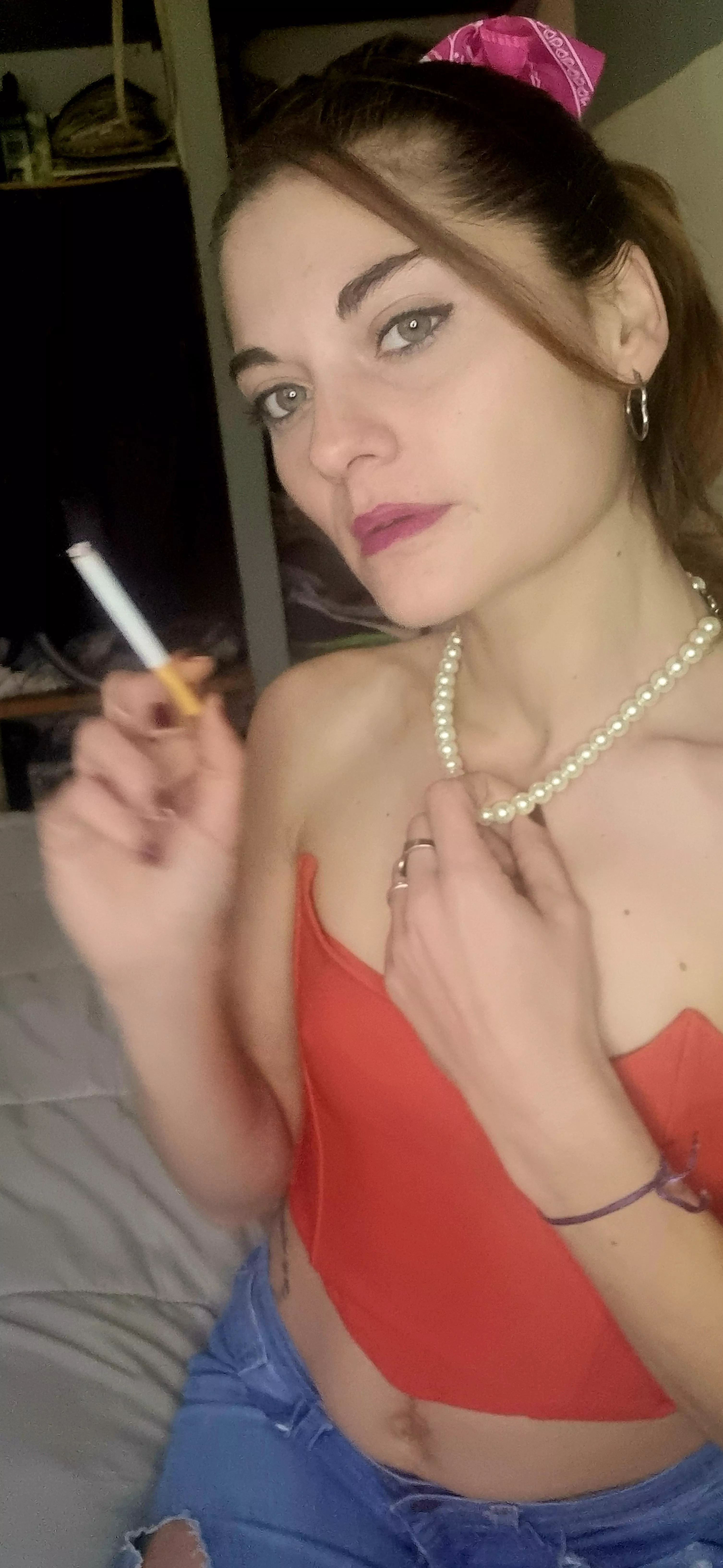 Do you like smoking? posted by jezy33