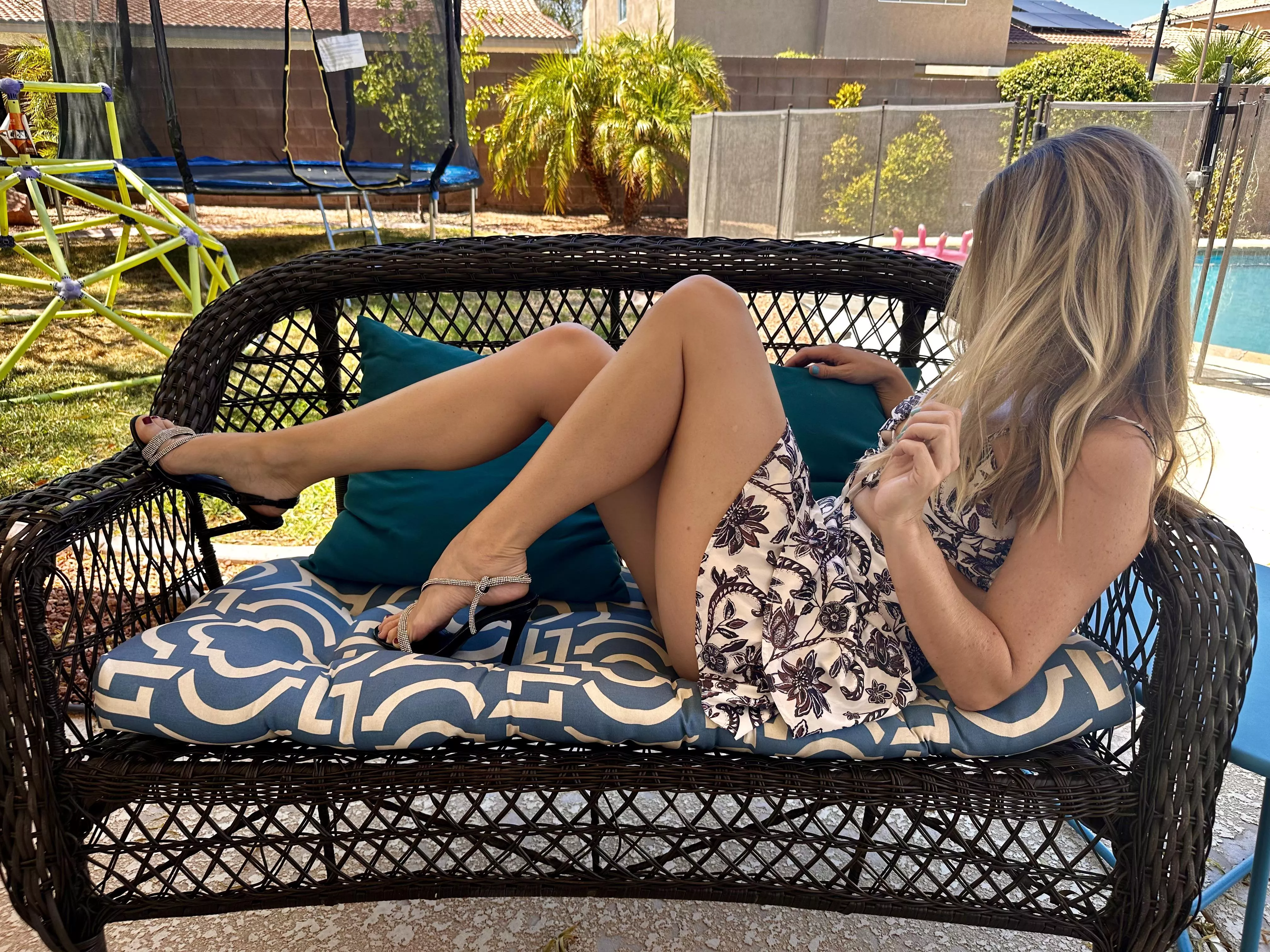 Enjoying the last days of summer [F] posted by Charlotte-Milf