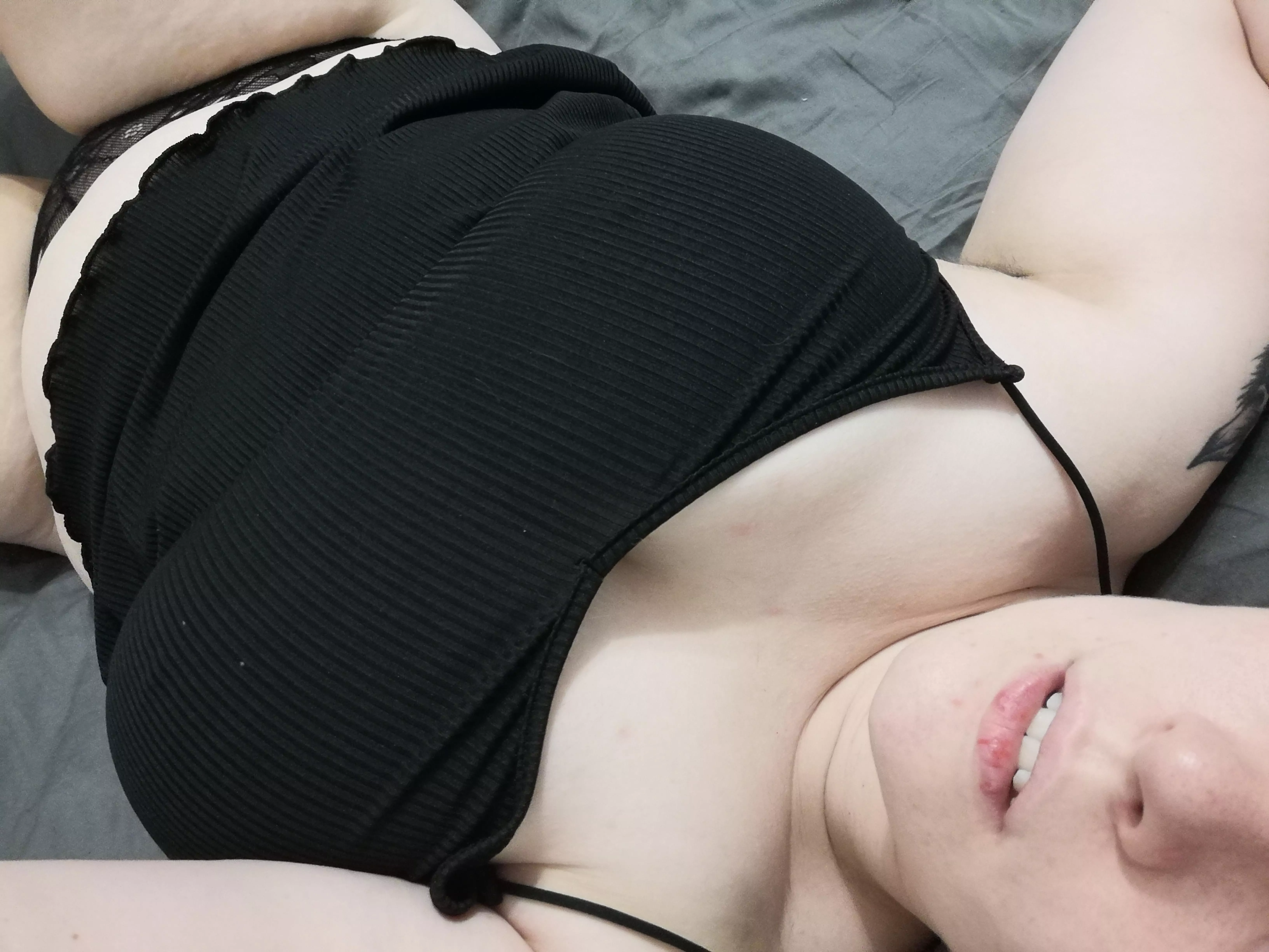 Happy Monday ! I had to try my new camisole for you 🖤🤭 (f) posted by SquishyTinyImp