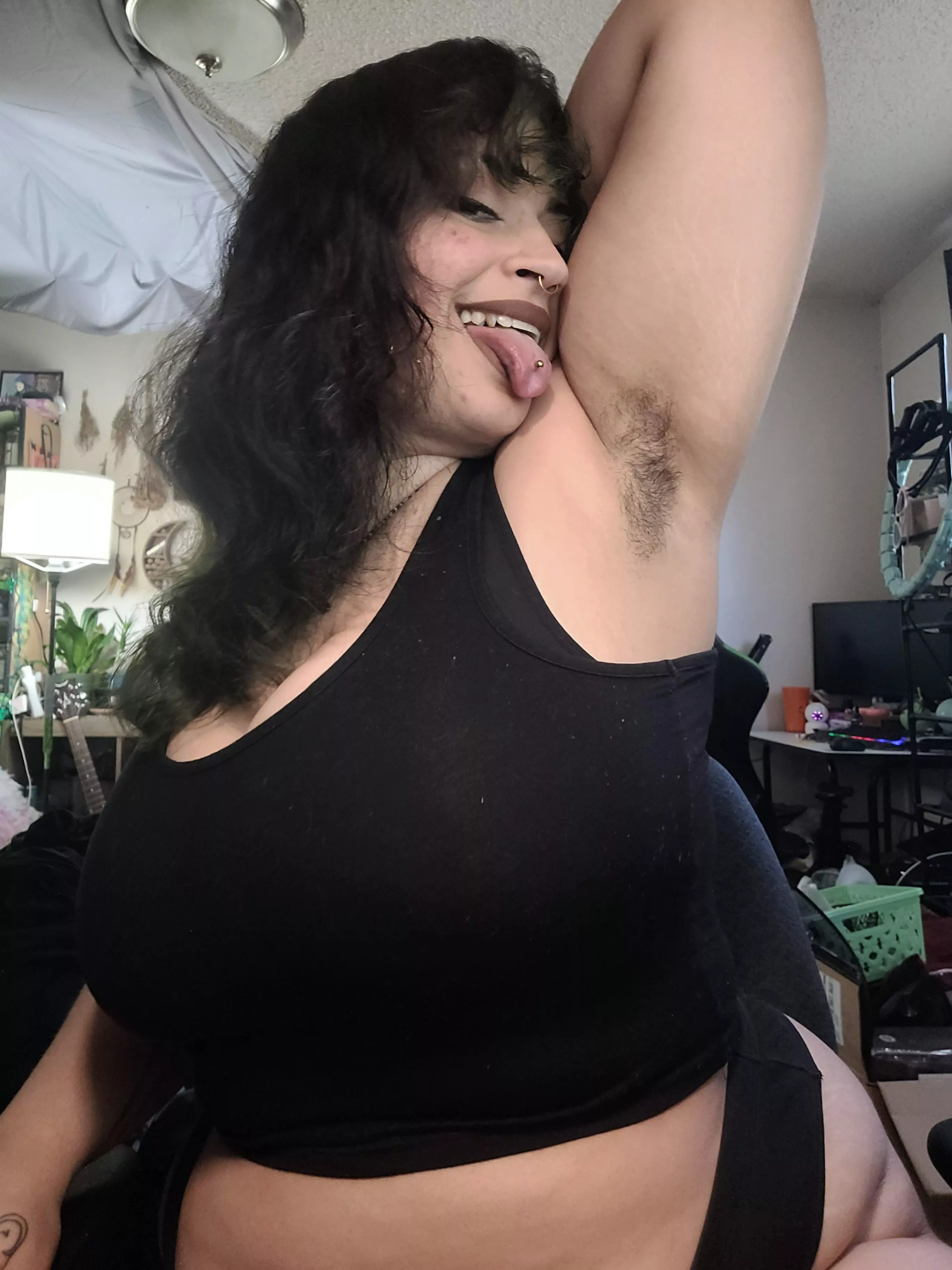 i hope it wont gross you out to see me lick my own armpit lmao posted by gutr0t