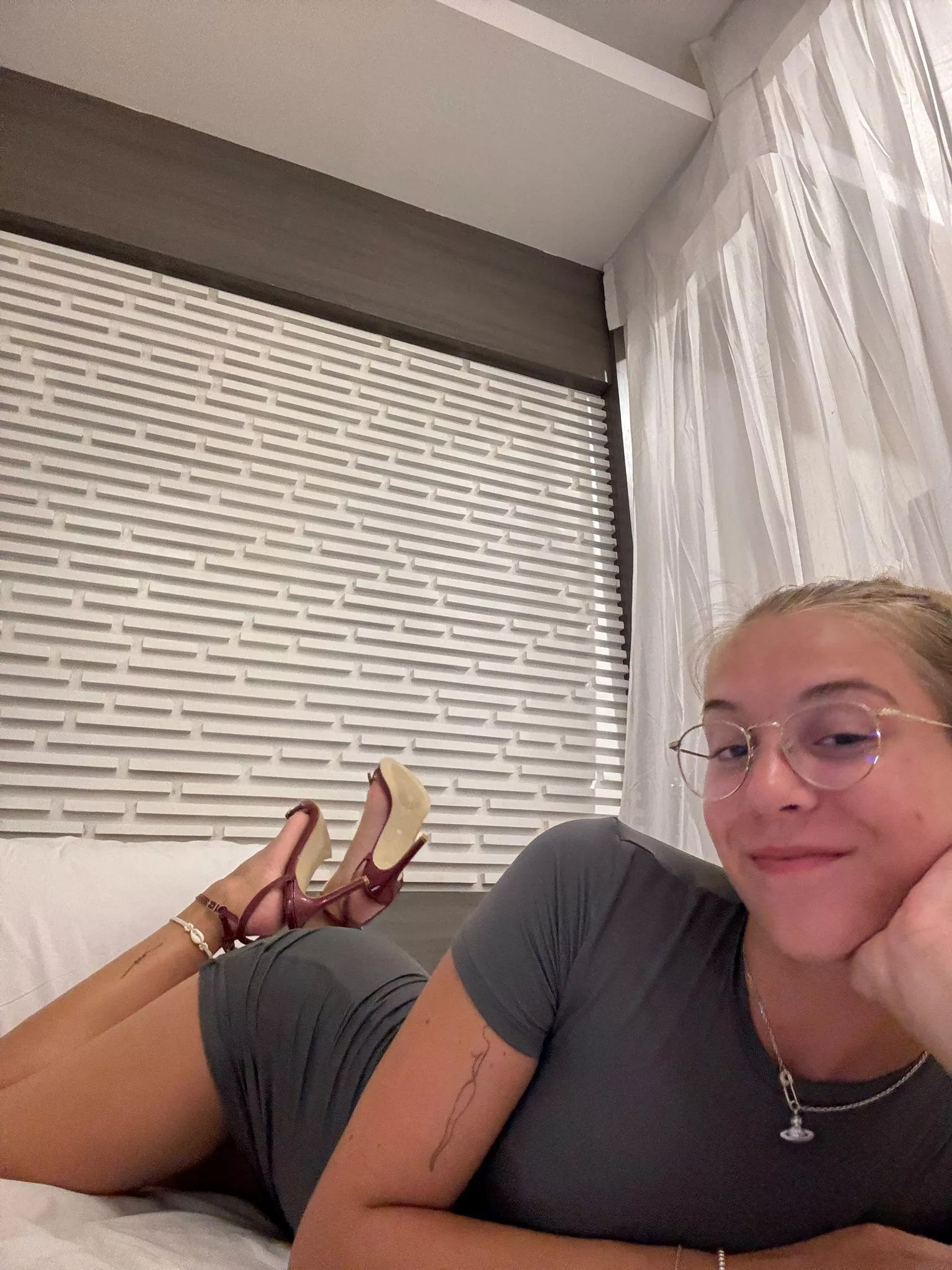 I hope older men are into petite girls like me posted by Similar_Pea3408