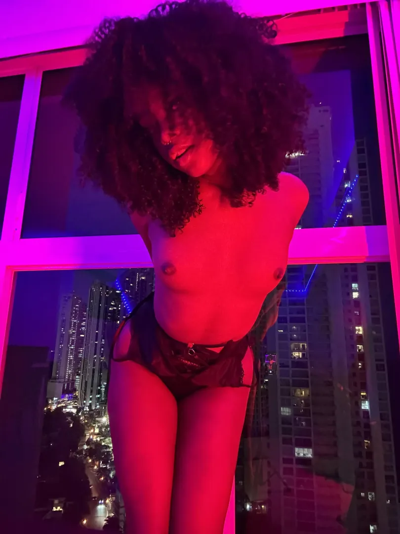 I'm perfect for getting your mouth on by Mia_jhn