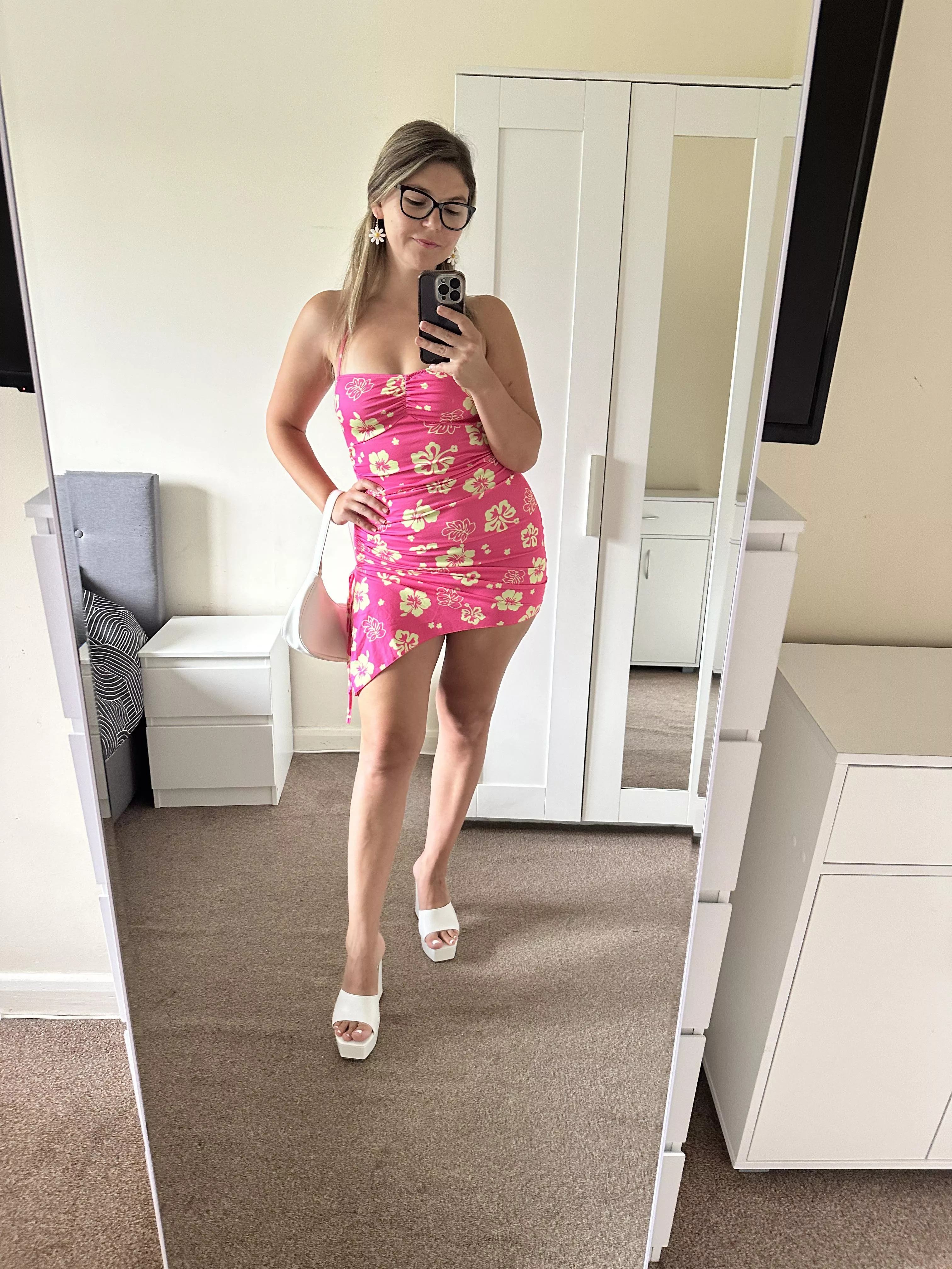 Will you be proud if im your girlfriend posted by nadia_noode